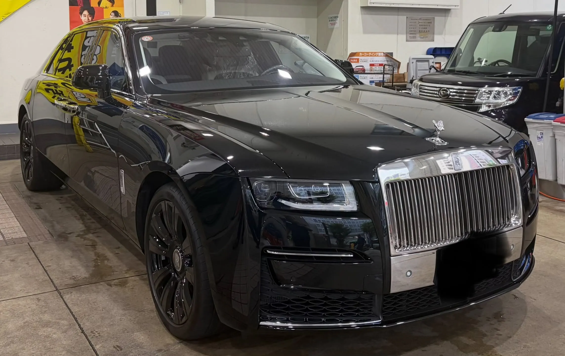 今回施工させて頂いたお車はロールス・ロイス・ゴーストです!✨