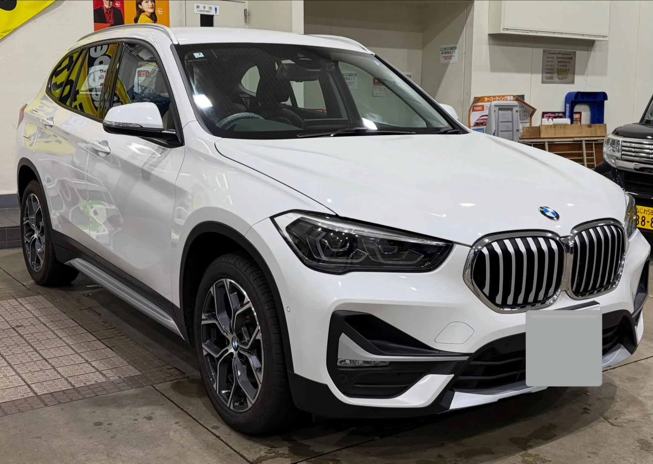 今回施工させて頂いたお車はBMWX1です!✨